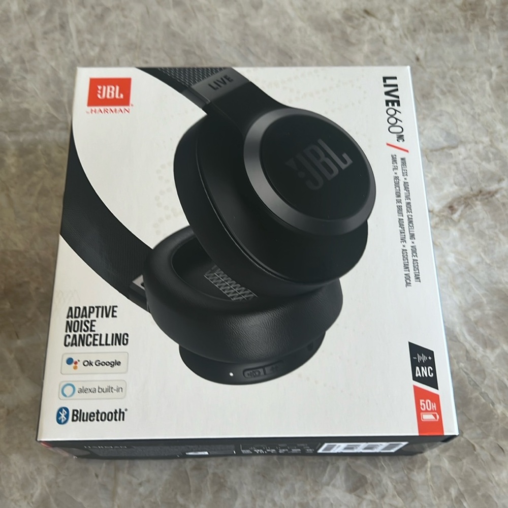 JBL Live 660NC Bluetooth Wireless Over-Ear Noise-Cancelling Headphones. New!